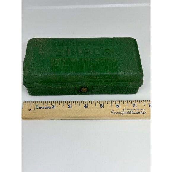 Vintage Singer Buttonholer Sewing Machine Attachment – Green Case w/ Templates - Picture 10 of 10